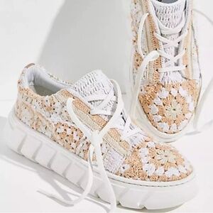 NEW Free People Catch Me If You Can Crochet Lace Up Sneakers Platform 39/9